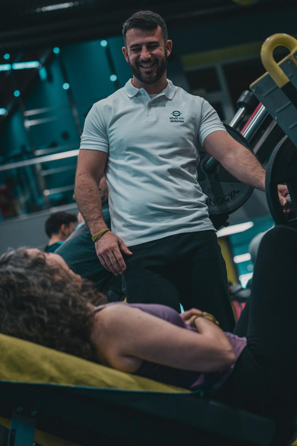 Coach demonstrating form